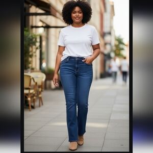 NWT Gloria Vanderbilt Women's Mid-Rise Boot Cut Jeans in Medium Blue Size-16